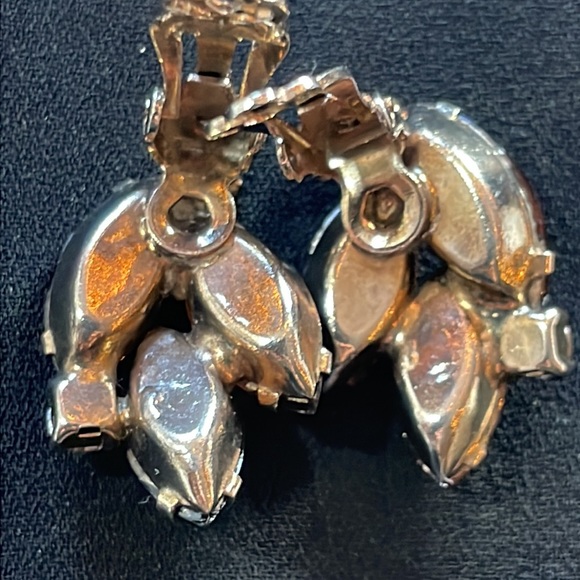 Brown and AB Flower Bead Cluster Clip on Earrings- in good condition - Picture 6 of 9